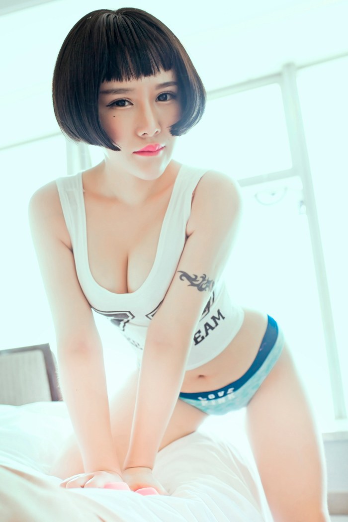 可爱妹子佑熙开胸泳衣秀浑圆美乳(图7)