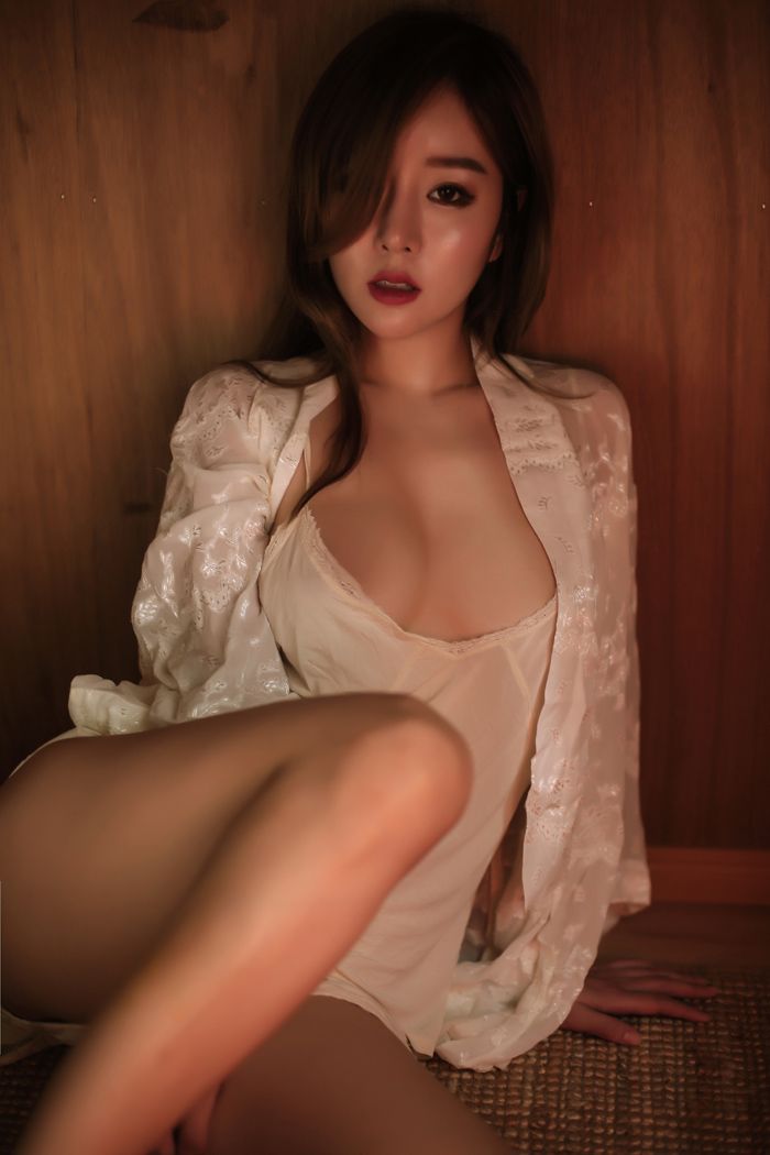 尤物王雨纯大尺度全裸露出乳此动人(图23)