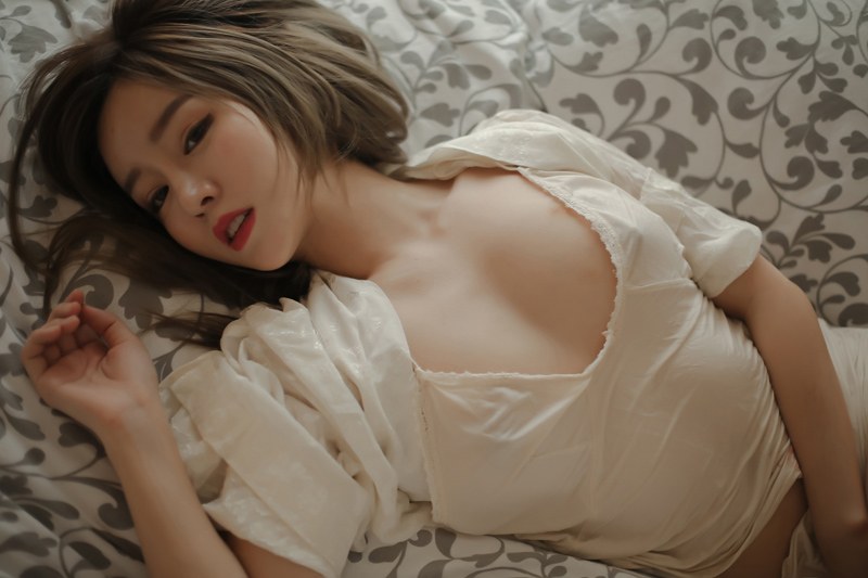 尤物王雨纯大尺度全裸露出乳此动人(图33)