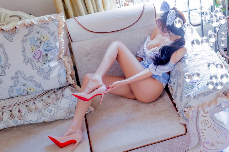 甜美女神杨晨晨女仆装姿势诱惑撩人(图21)