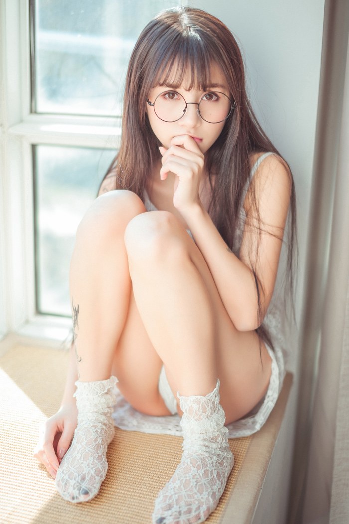 女神夏美酱比基尼包不住诱人美胸(图15)