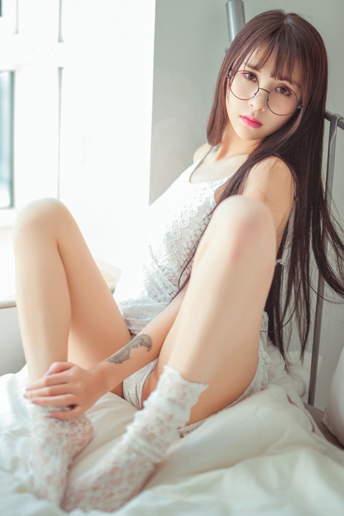 女神夏美酱比基尼包不住诱人美胸(图19)