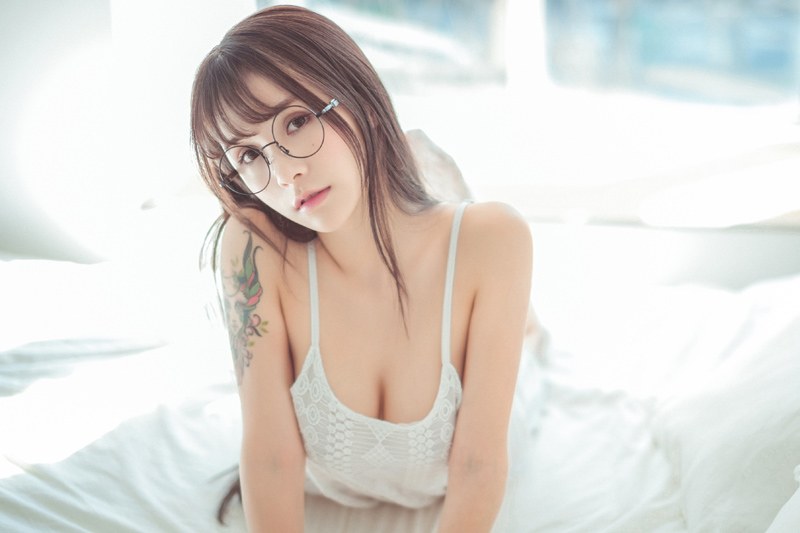 女神夏美酱比基尼包不住诱人美胸(图23)