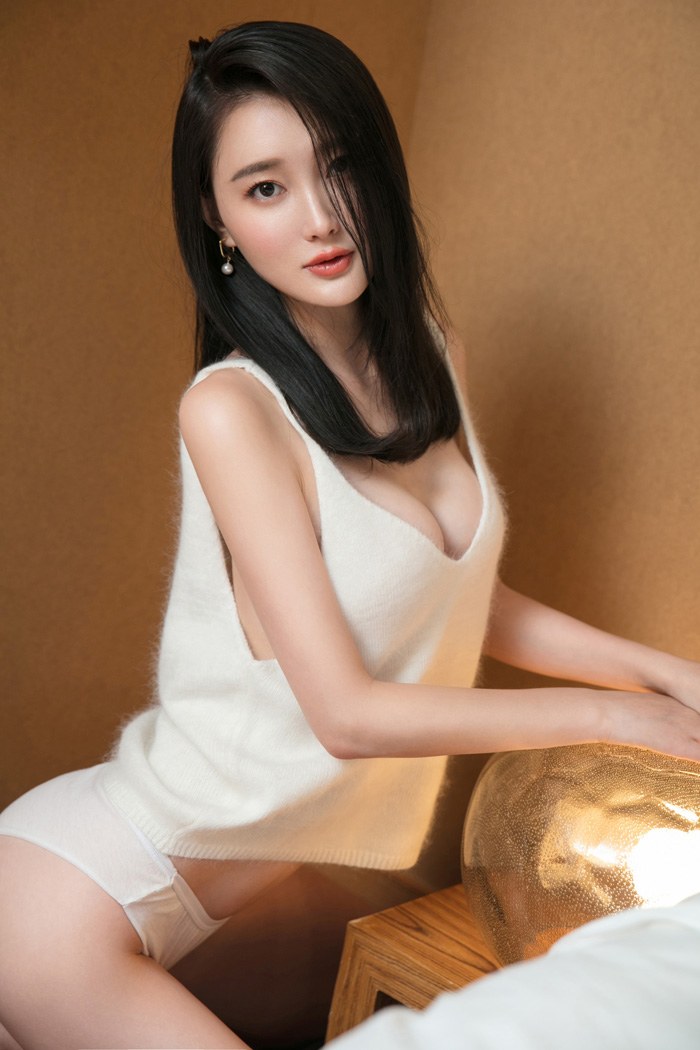 气质女郎潇同学透明薄纱一丝不挂(图17)