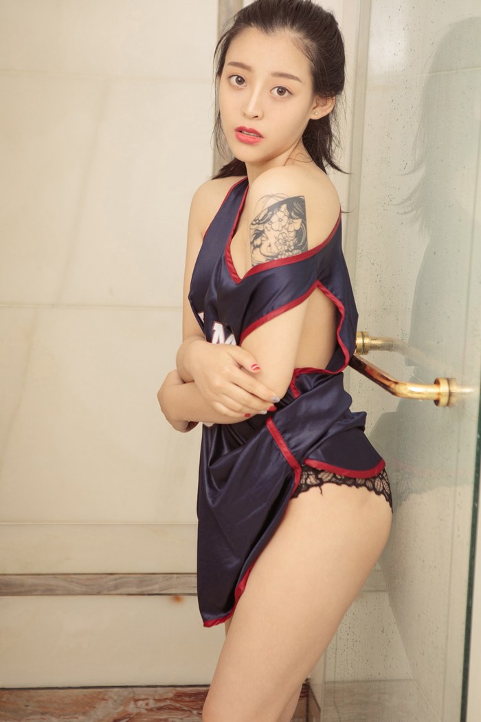 性感女神凌菲制服湿身诱惑勾人欲望(图42)