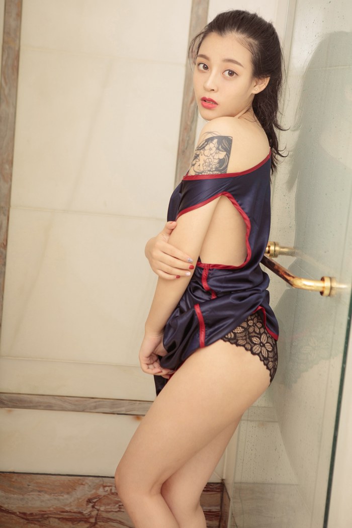 性感女神凌菲制服湿身诱惑勾人欲望(图44)