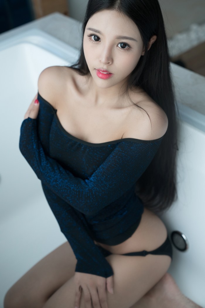 丁裤欲女糖果红肚兜难掩诱人胴体(图23)