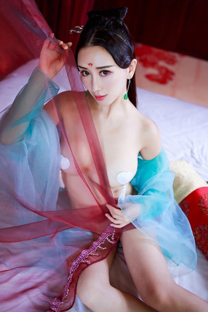 古风女王邹晶晶真空上阵乳此动人(图13)