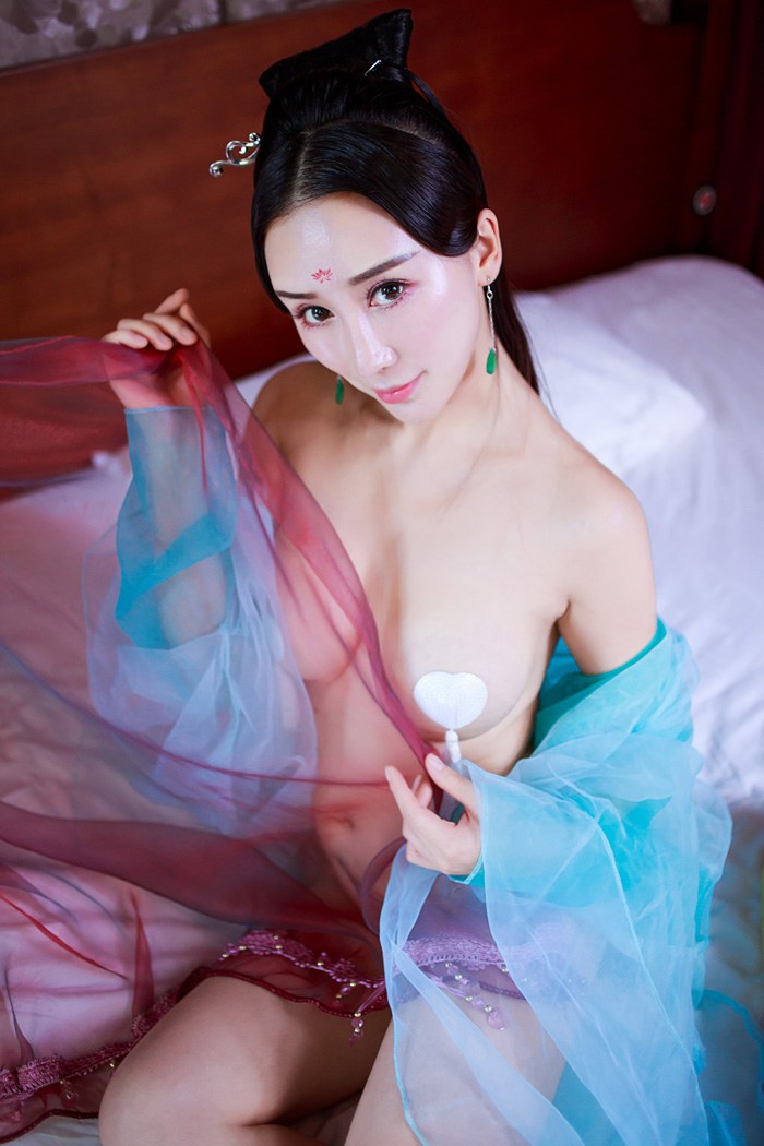 古风女王邹晶晶真空上阵乳此动人(图15)