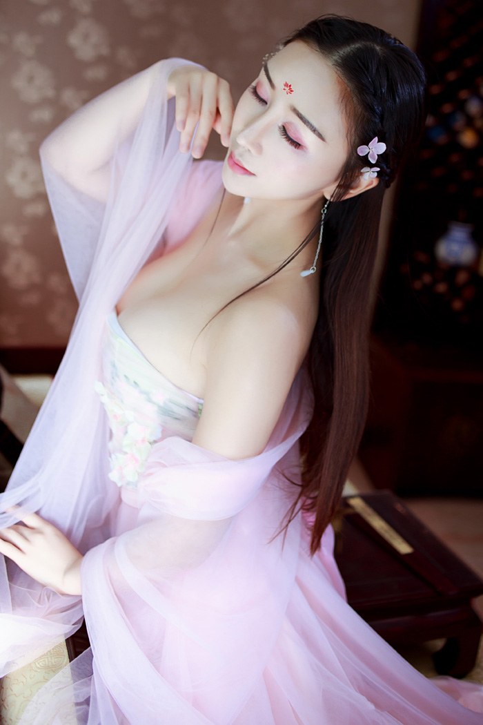 古风女王邹晶晶真空上阵乳此动人(图33)