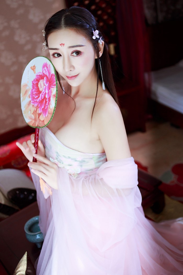 古风女王邹晶晶真空上阵乳此动人(图35)