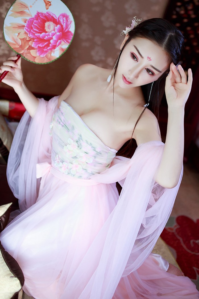 古风女王邹晶晶真空上阵乳此动人(图36)