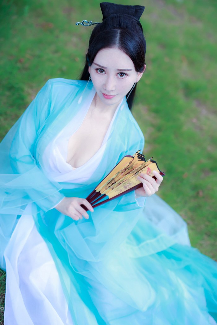 古风女王邹晶晶真空上阵乳此动人(图5)