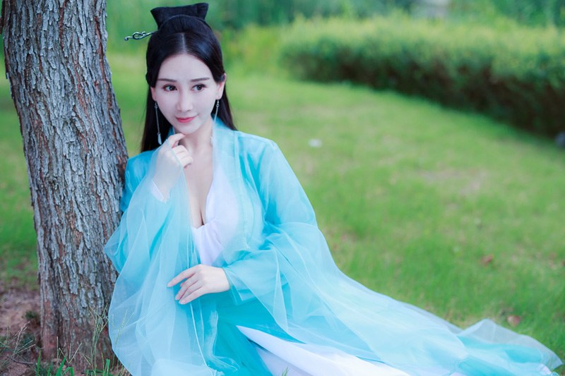 古风女王邹晶晶真空上阵乳此动人(图7)