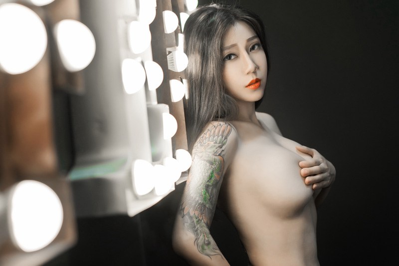 女神夏妍渔网丝袜捧胸上阵诱惑足(图48)