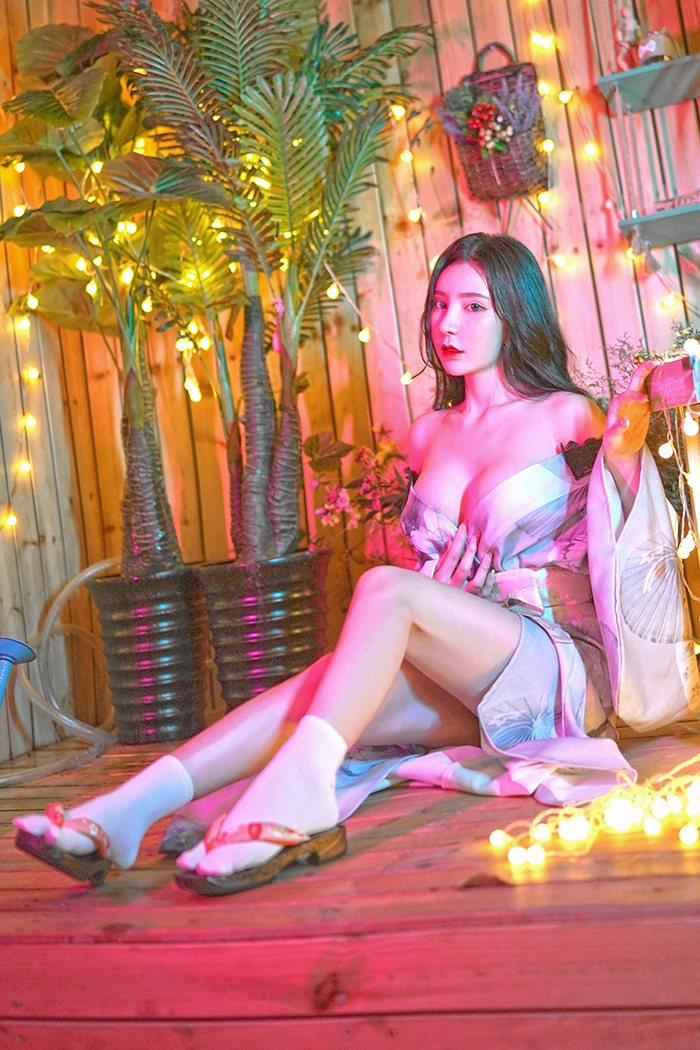 极品美女周于希和服半脱酥胸乱颤(图29)