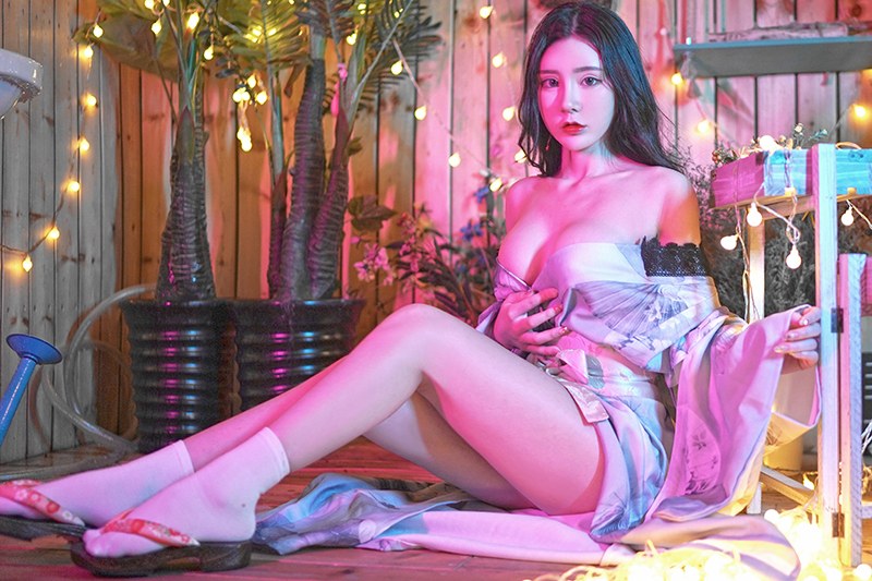 极品美女周于希和服半脱酥胸乱颤(图32)