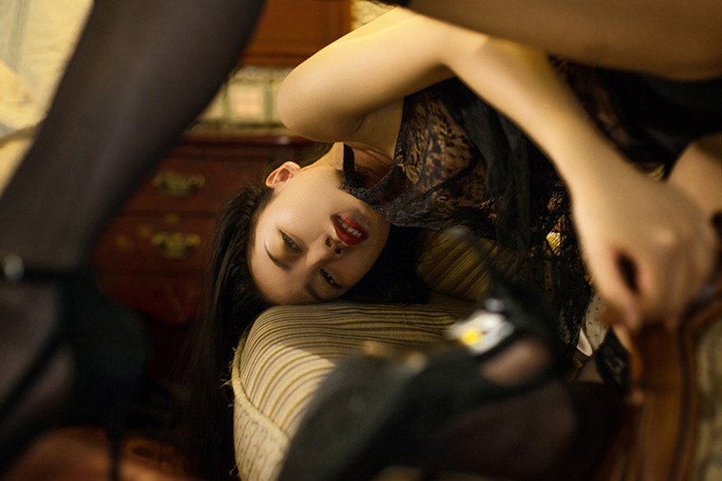 性感美女EMILY全裸出境让人欲火焚身(图44)