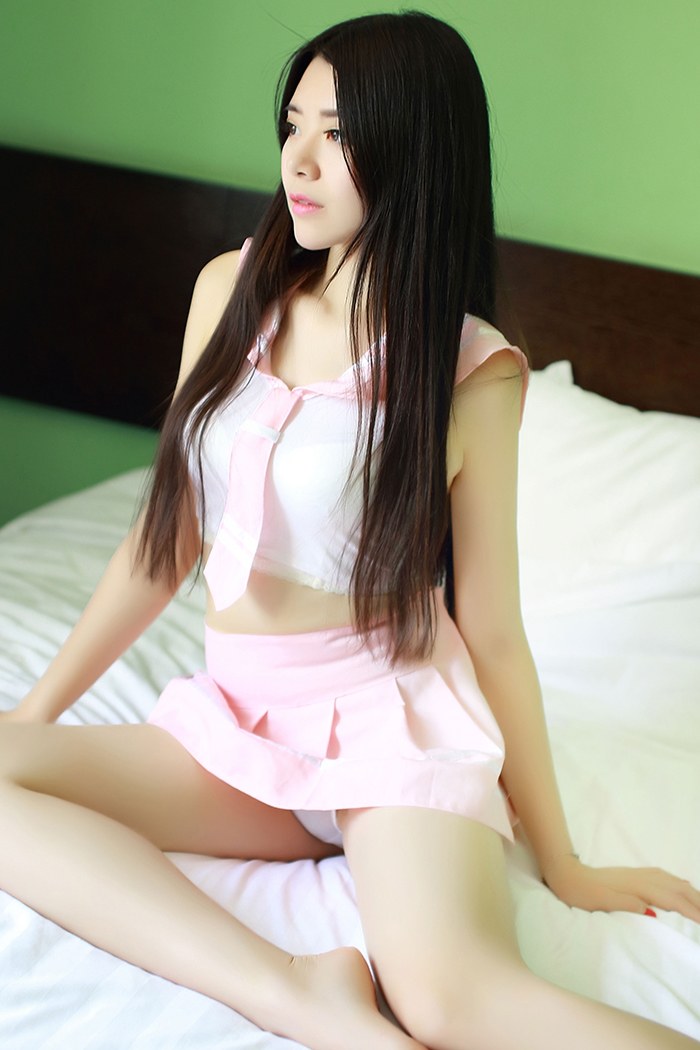 娇羞学妹婧婧白色内衣秀完美身材(图15)