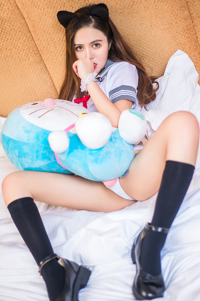 可爱学妹coco全裸上阵美体勾人欲火(图45)