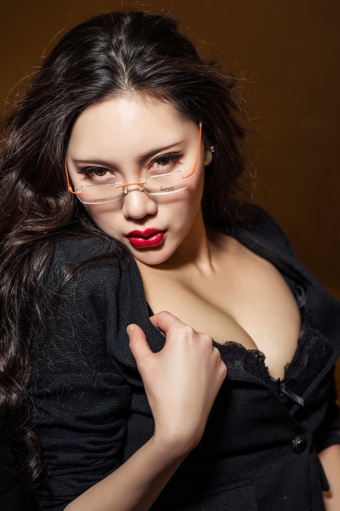 美艳少妇米娅蕾丝丁裤演制服诱惑(图18)