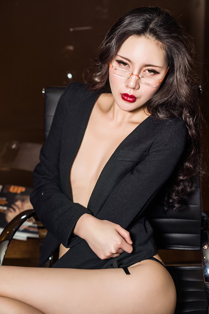 美艳少妇米娅蕾丝丁裤演制服诱惑(图27)