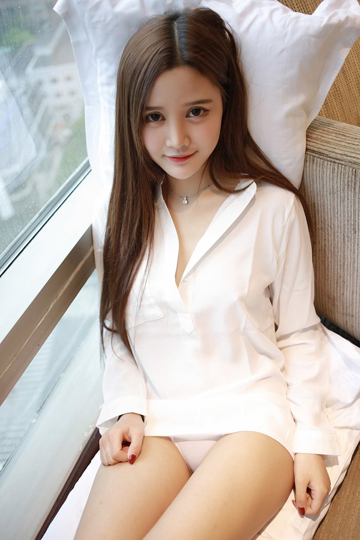 少女姗姗真空上阵玉乳翘臀看点足(图35)