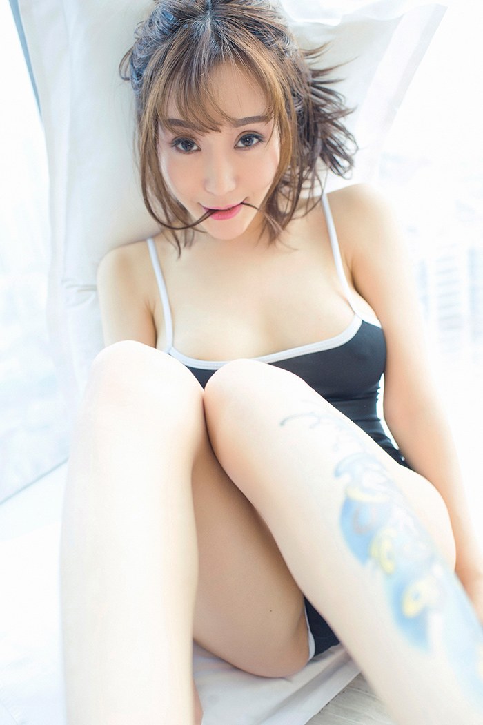 尤果美人顾灿性感比基尼秀白嫩美乳(图9)