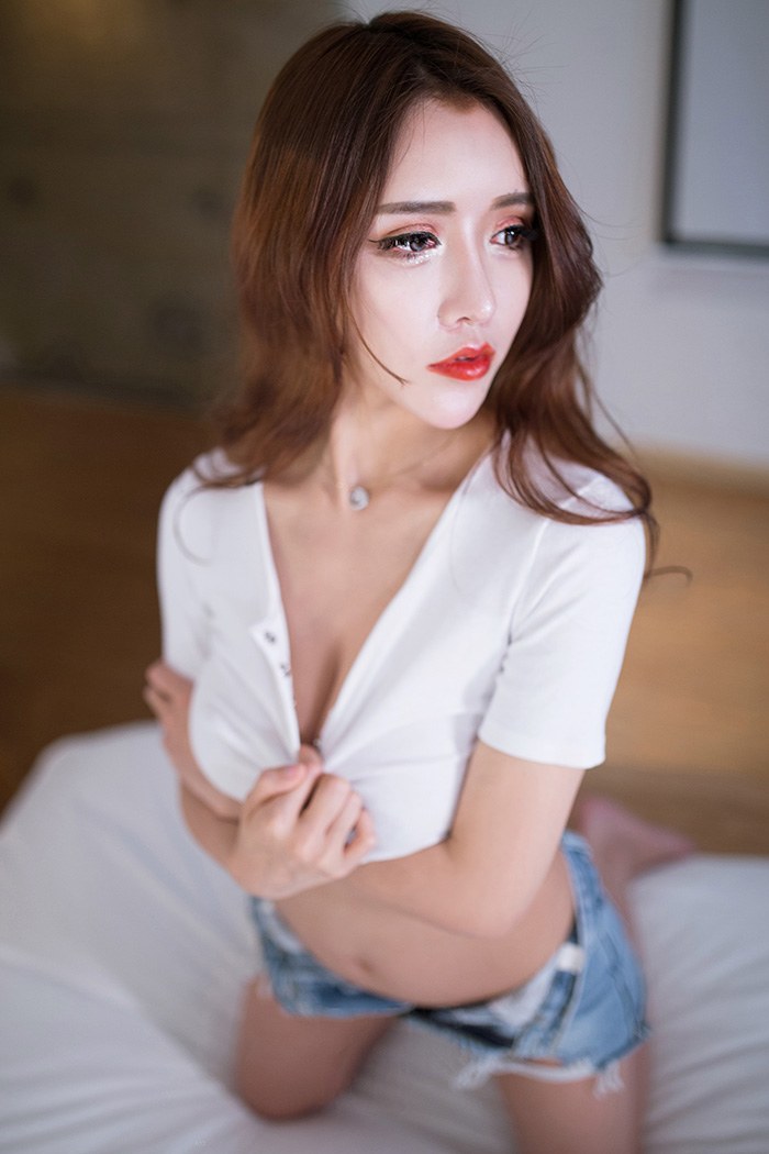 性感胸模lunana居家内衣秀豪乳袭人(图30)