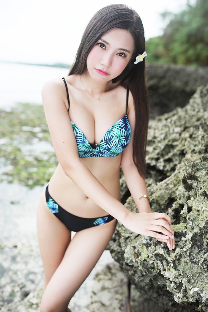 知性女神绮里嘉爆乳比基尼诱惑十足(图33)