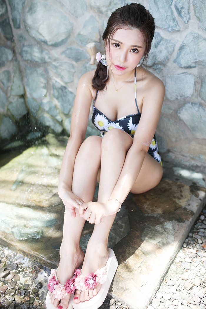 知性女神绮里嘉爆乳比基尼诱惑十足(图7)