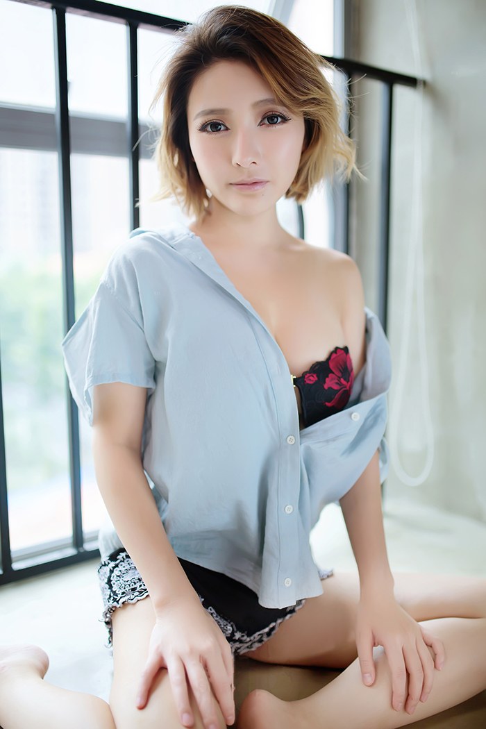 日本老湿性感内衣秀傲人豪乳翘臀(图13)