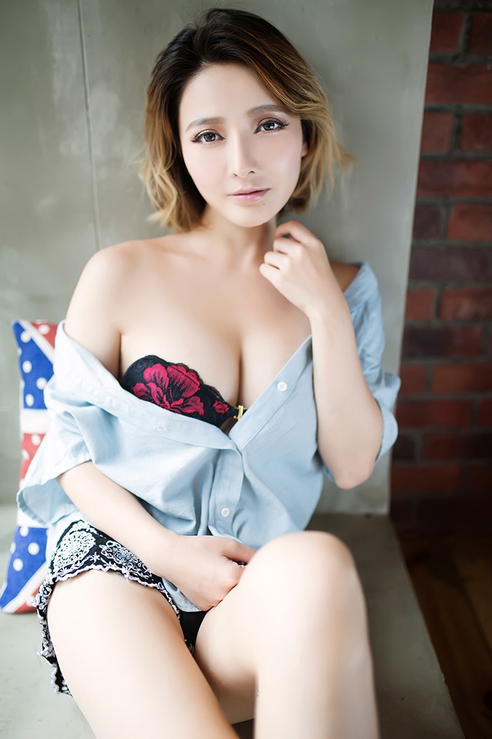 日本老湿性感内衣秀傲人豪乳翘臀(图9)