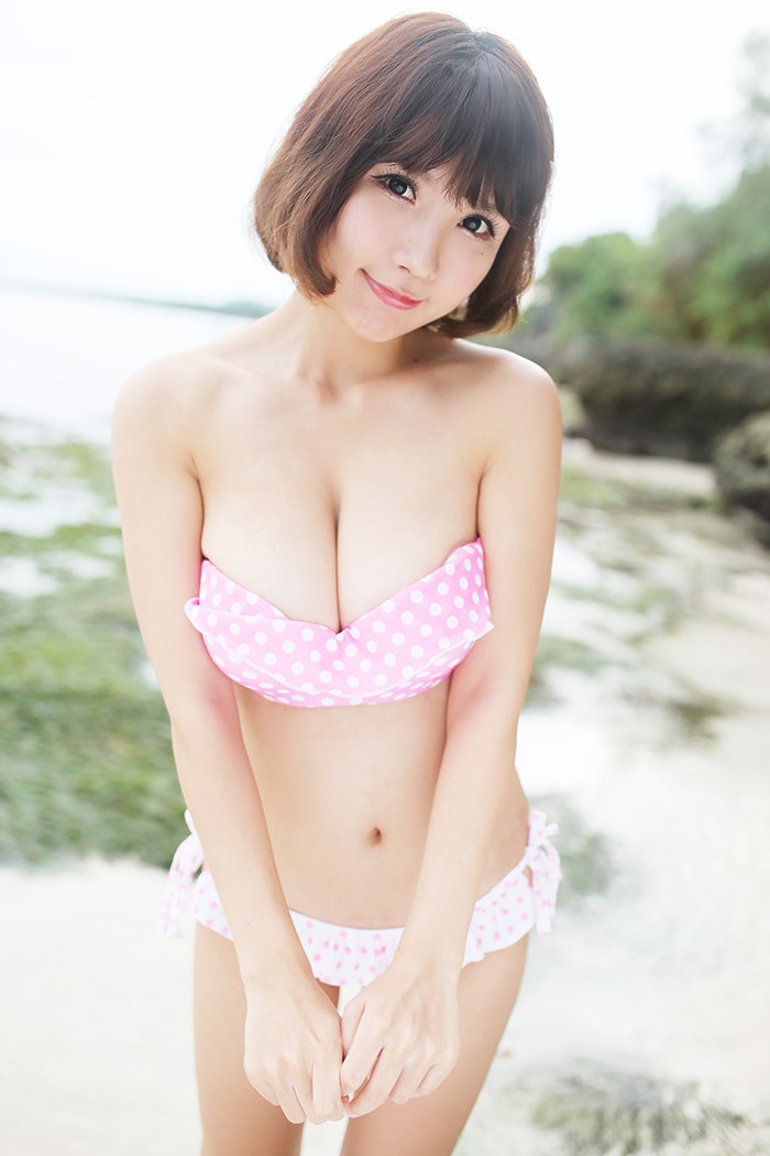 性感女神晓茜脱比基尼秀傲人巨乳(图22)