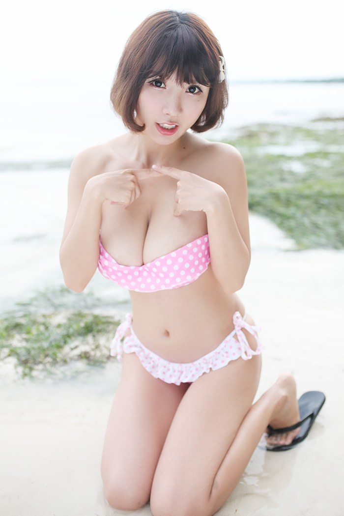 性感女神晓茜脱比基尼秀傲人巨乳(图25)