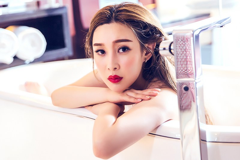 寂寞少妇申美嫣丁裤翘臀制服诱惑(图28)