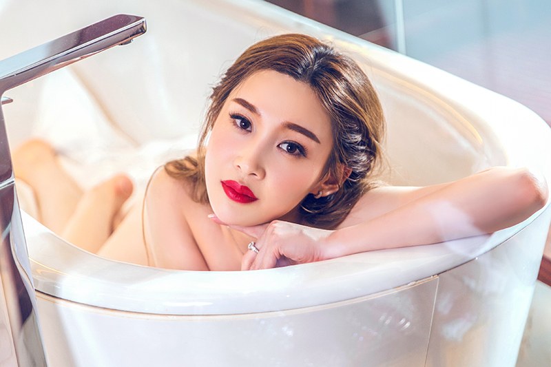 寂寞少妇申美嫣丁裤翘臀制服诱惑(图31)