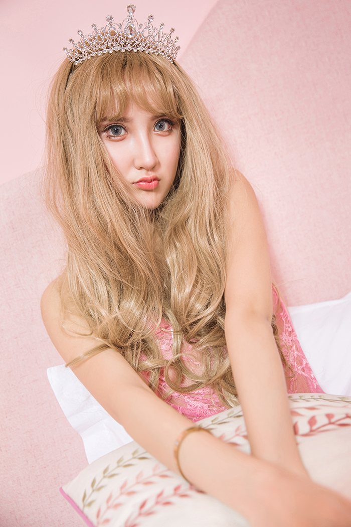 丝袜少妇梁芮溪翘臀酥胸美艳动人(图6)