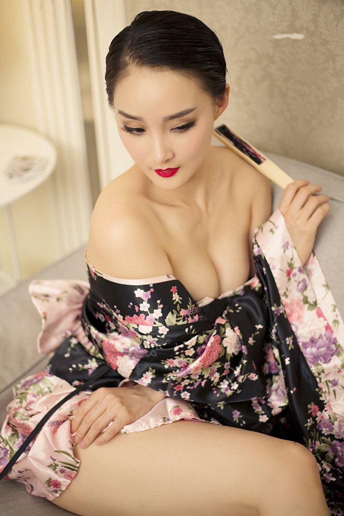 黑丝姐姐周夕爱翘臀酥胸秀色可餐(图9)