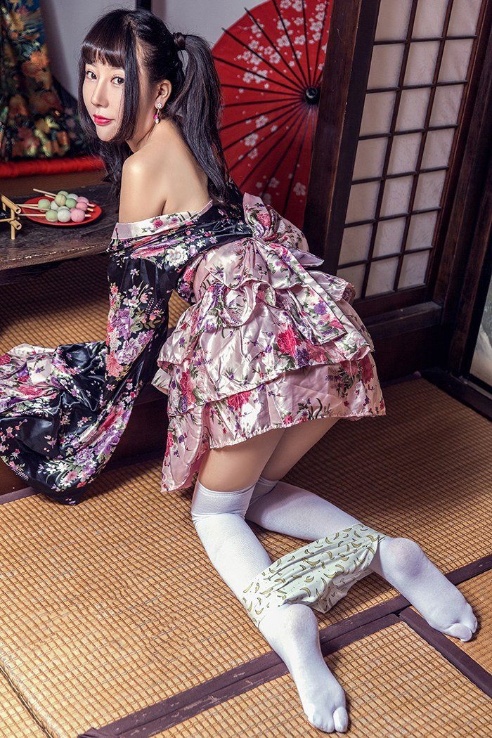 爆乳笑妹子千娇百媚胸器呼之欲出(图19)