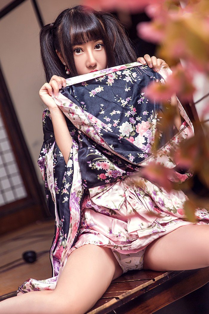 爆乳笑妹子千娇百媚胸器呼之欲出(图4)