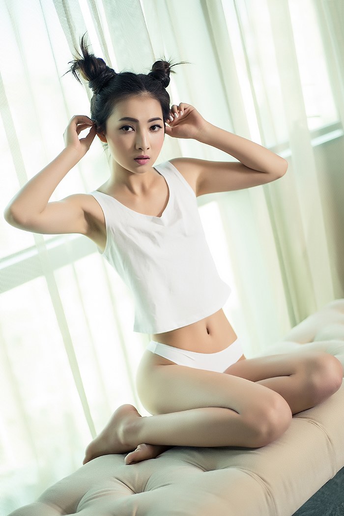 萌妹小秘书张爽黑丝美腿制服诱惑(图29)