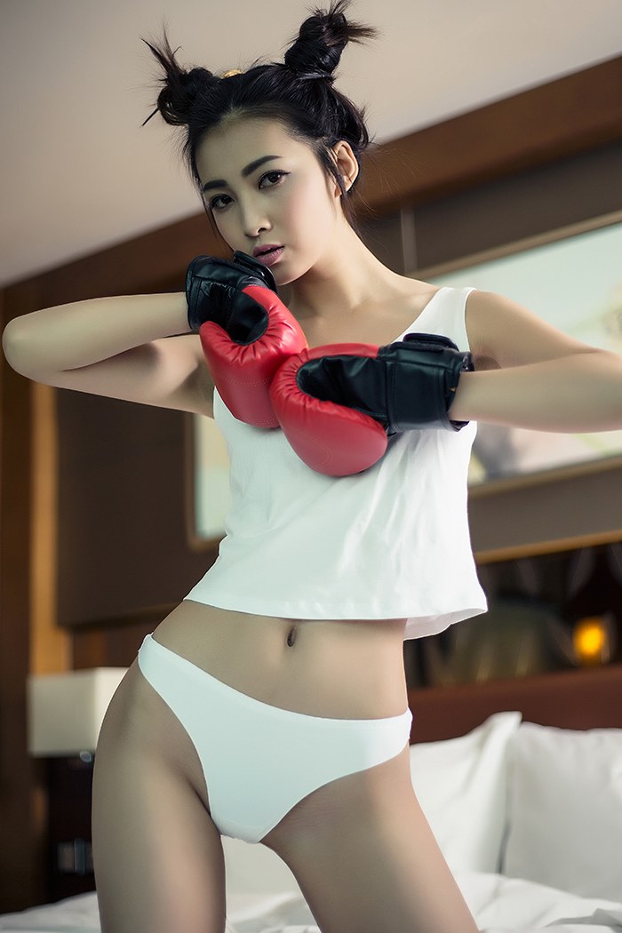 萌妹小秘书张爽黑丝美腿制服诱惑(图8)