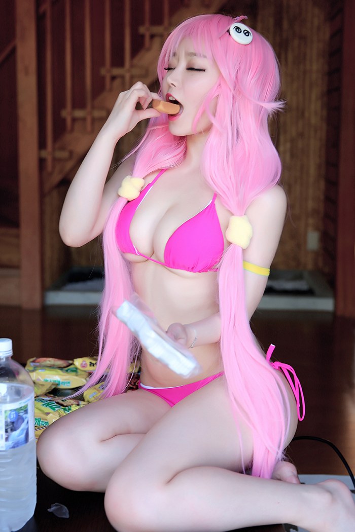 大胸妹柳侑绮性感cos巨乳跃跃欲出(图36)