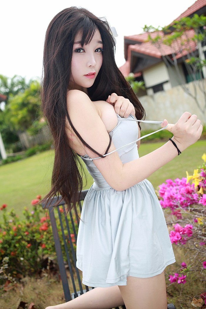 甜妹芝芝手捧巨大美乳让人想入非非(图29)