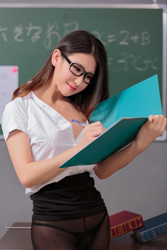 火辣女教师糖果儿制服黑丝勾人魂(图42)