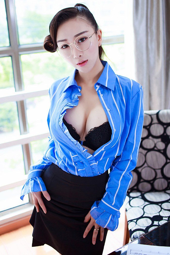 火辣女教师邹晶晶手遮两点春光无限(图16)