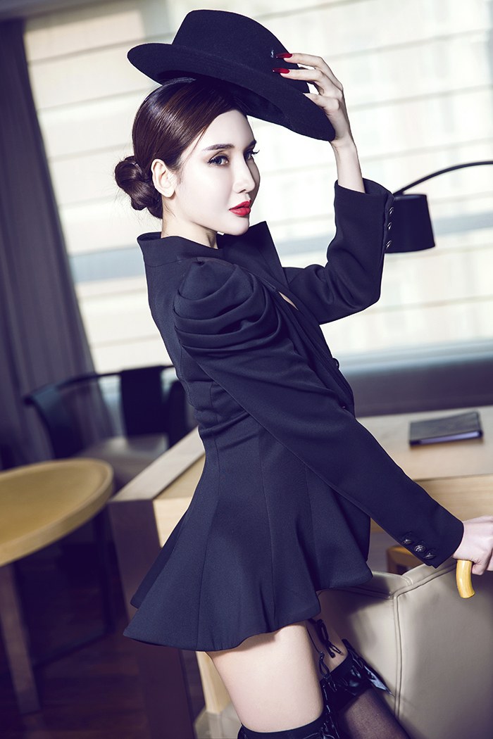 冷艳御姐瓦娅美腿丝袜吸引你眼球(图47)