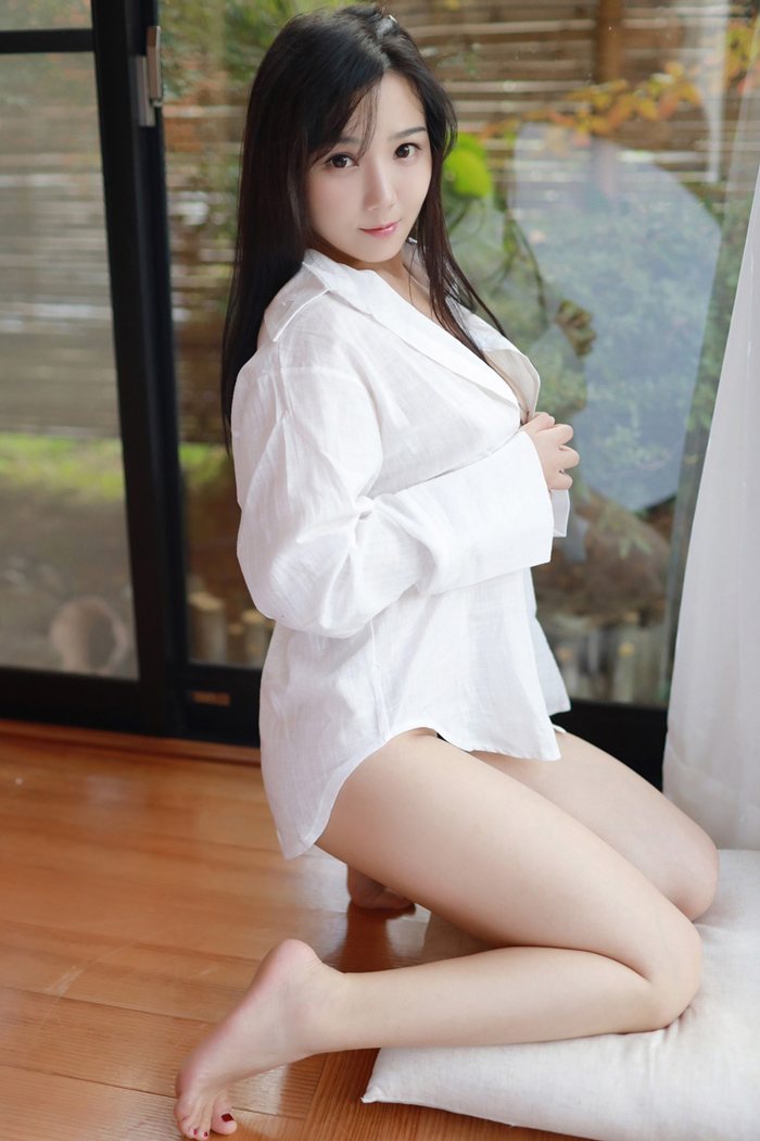 巨乳萌妹徐微微身姿卓越眼神勾人(图17)