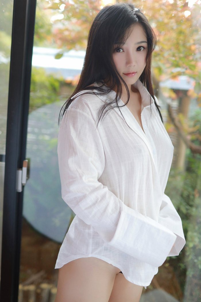 巨乳萌妹徐微微身姿卓越眼神勾人(图31)